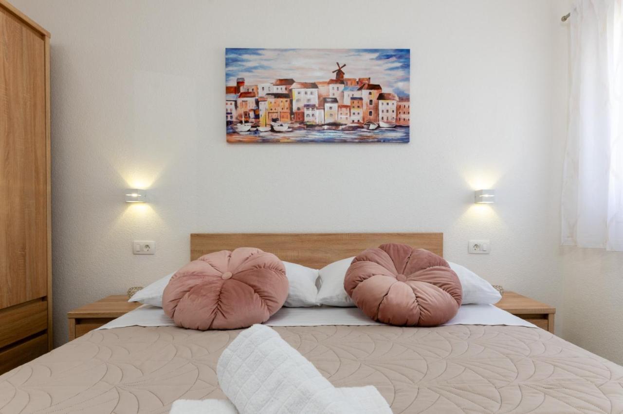 Apartment Vuletin Kastela Bagian luar foto