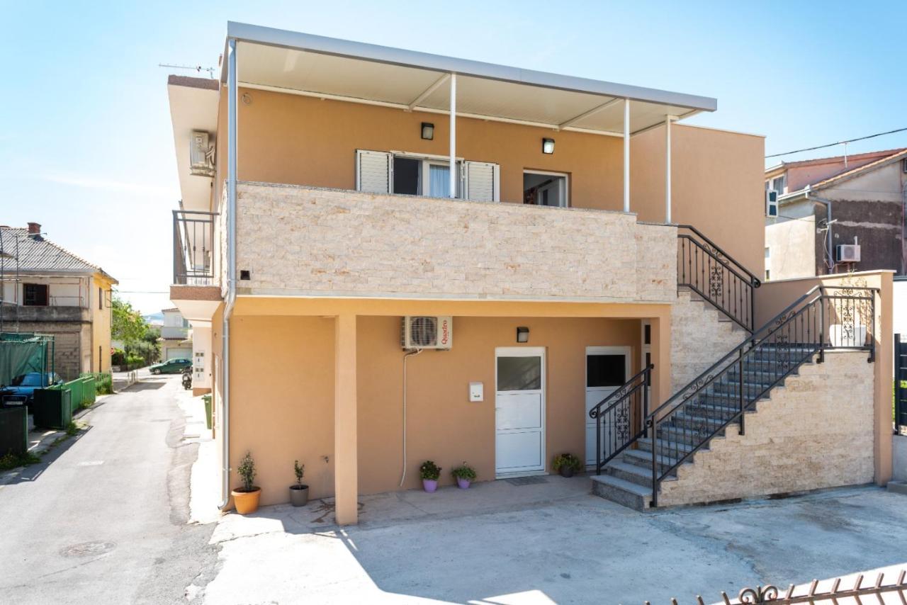 Apartment Vuletin Kastela Bagian luar foto