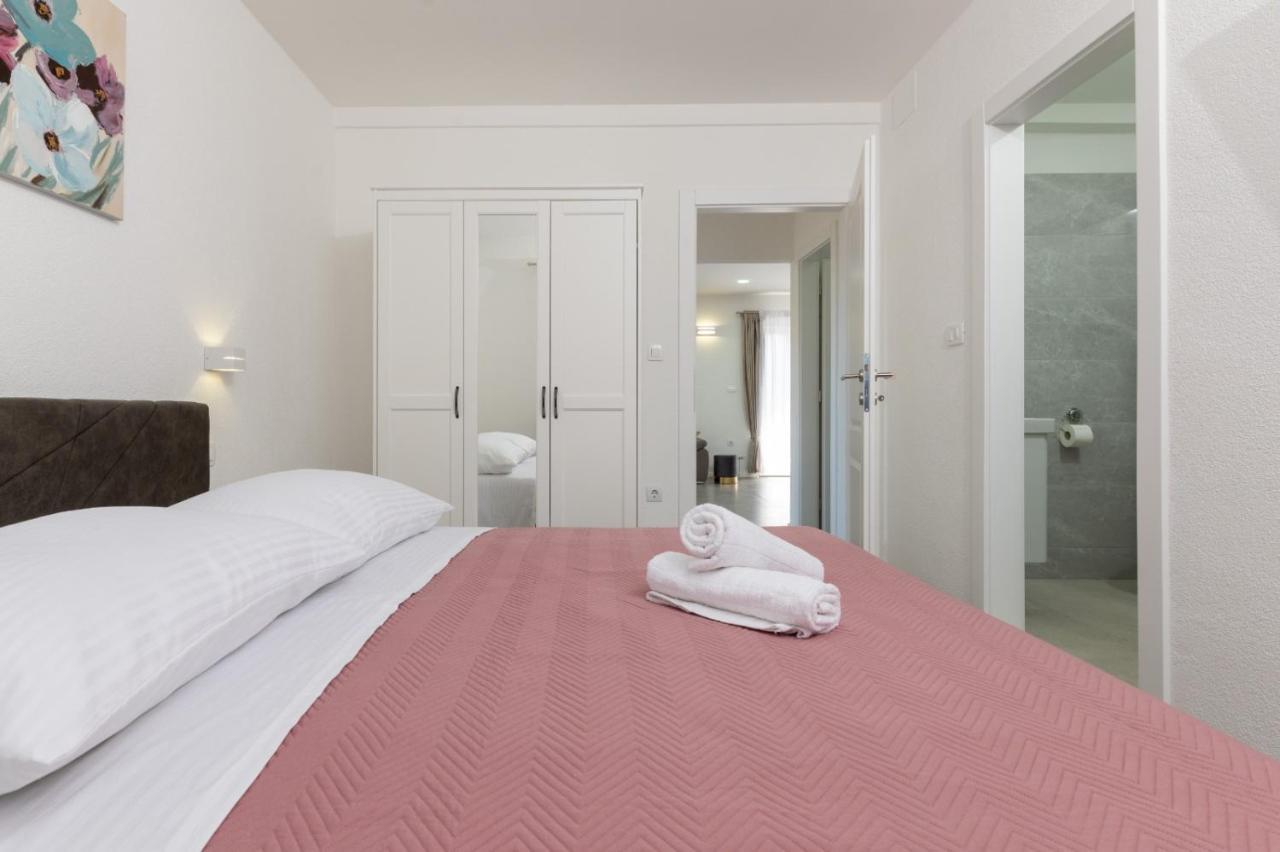Apartment Vuletin Kastela Bagian luar foto