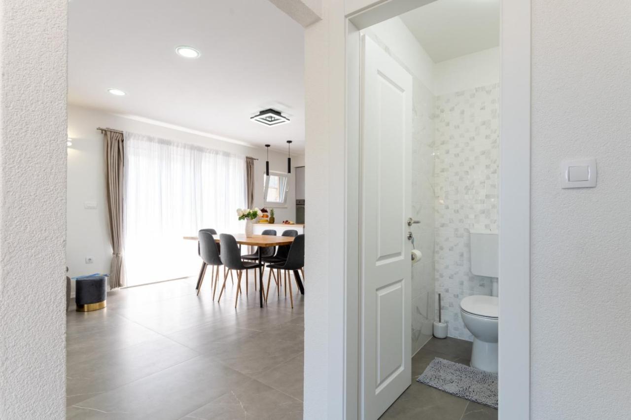 Apartment Vuletin Kastela Bagian luar foto
