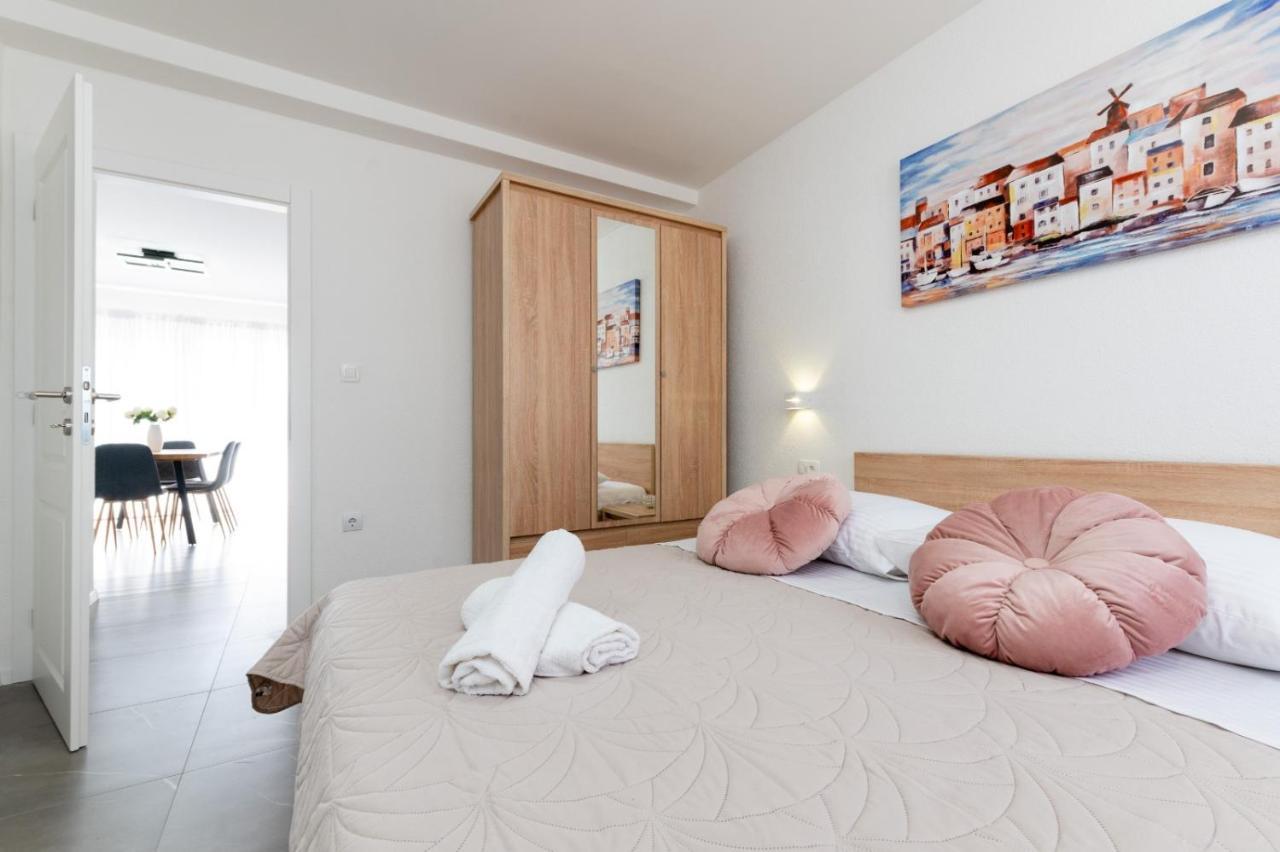 Apartment Vuletin Kastela Bagian luar foto