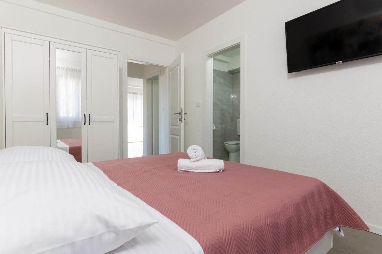 Apartment Vuletin Kastela Bagian luar foto