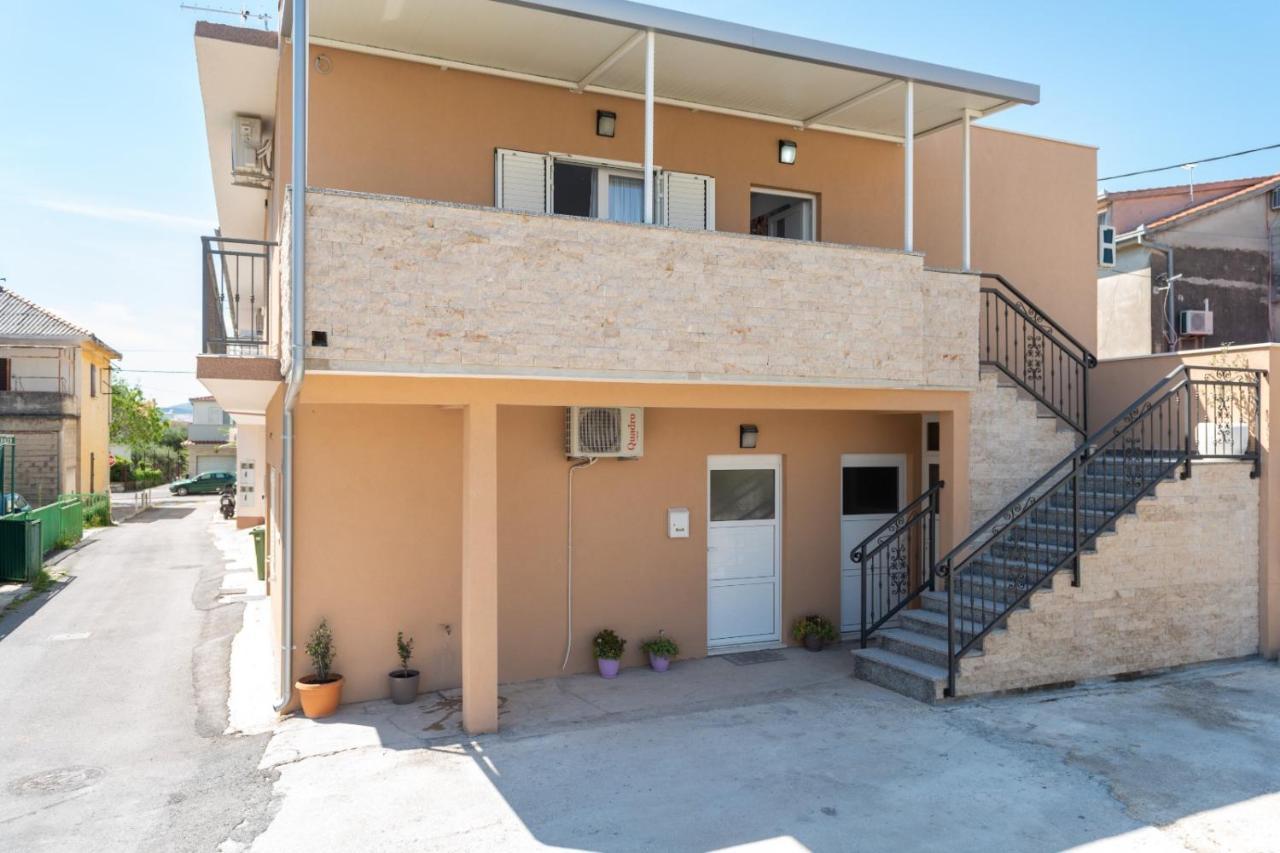 Apartment Vuletin Kastela Bagian luar foto