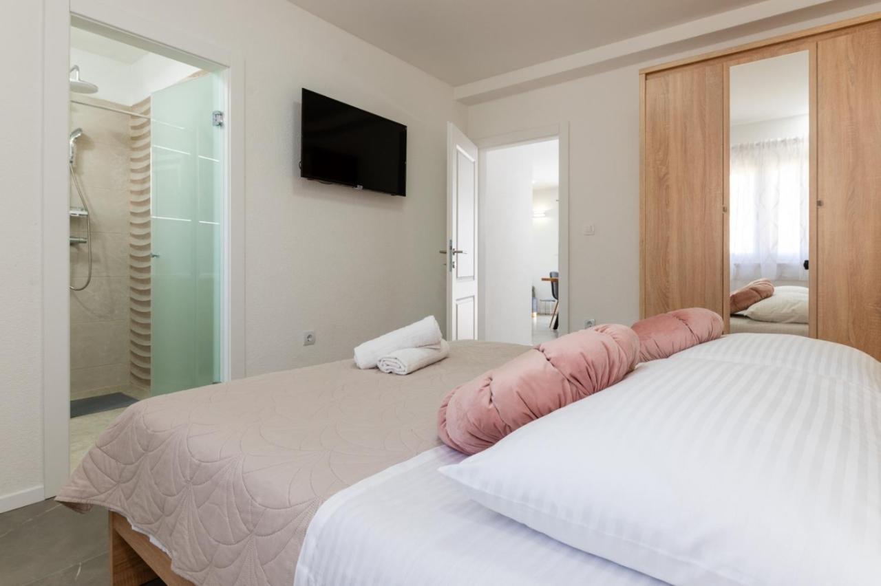 Apartment Vuletin Kastela Bagian luar foto