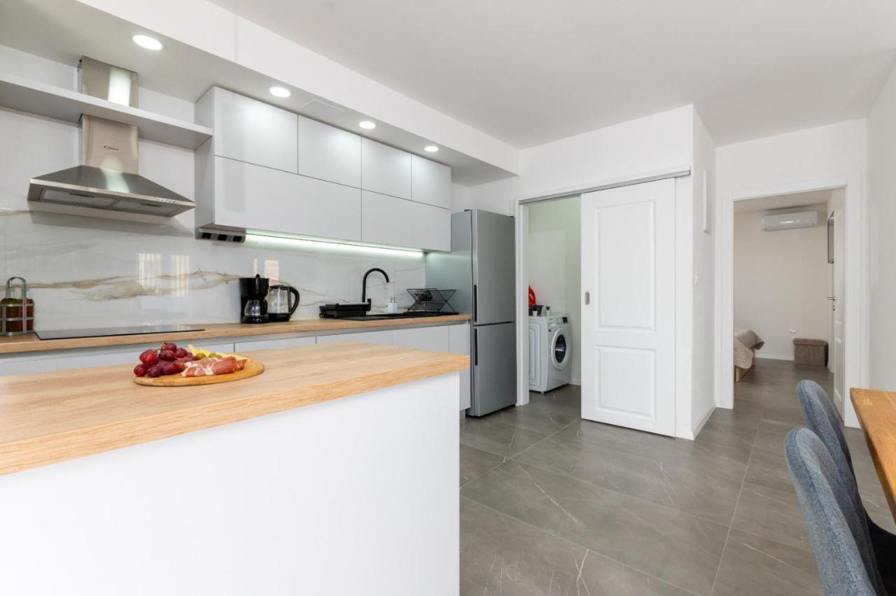 Apartment Vuletin Kastela Bagian luar foto