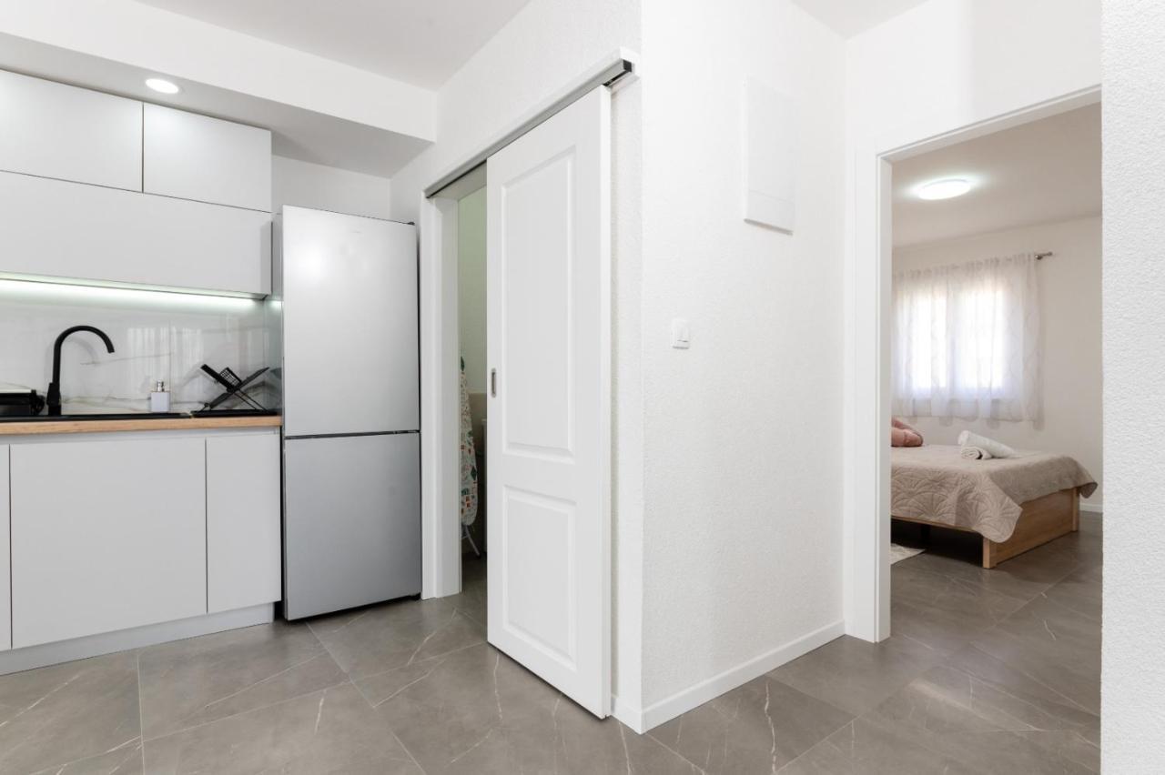 Apartment Vuletin Kastela Bagian luar foto