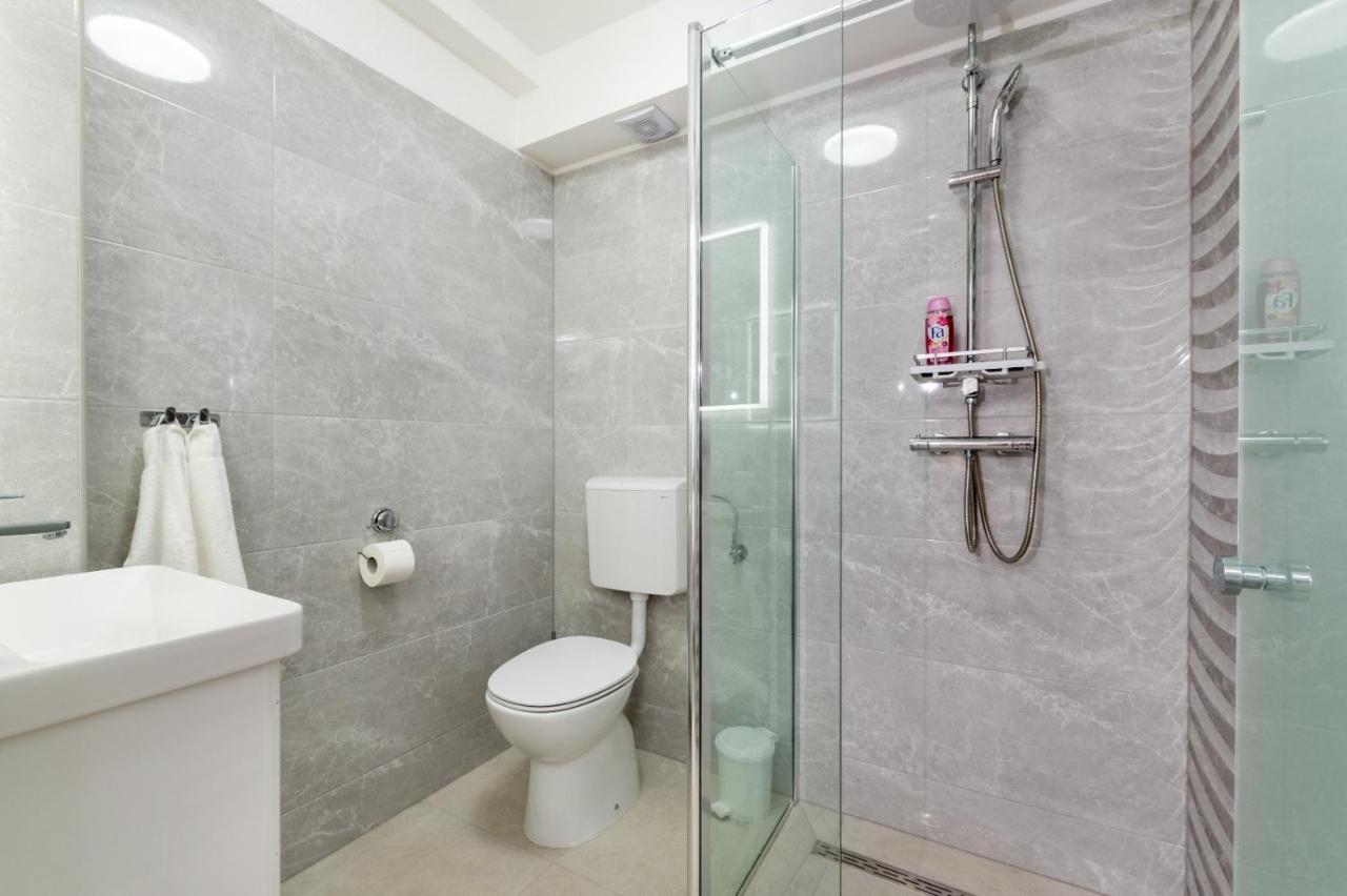 Apartment Vuletin Kastela Bagian luar foto